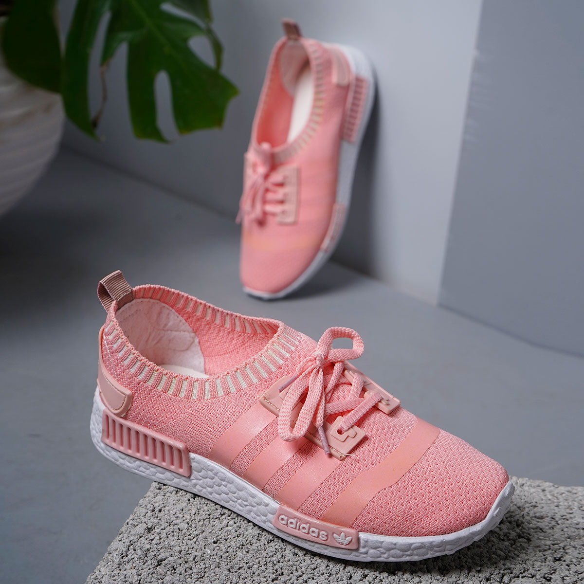 کفش ورزشی صورتی adidas زنانه مدل Anika